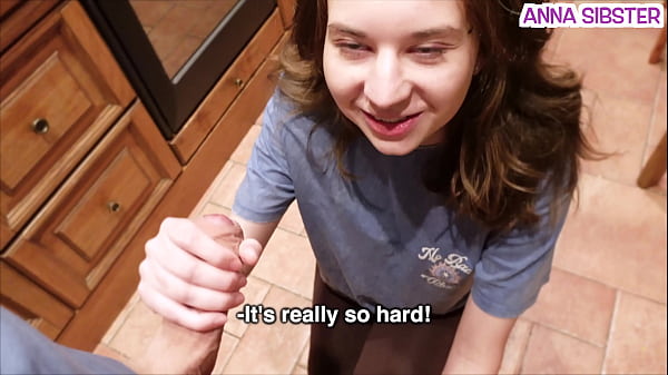 Моя сердитая соседка по комнате превратилась в милашку после моего члена. thumbnail