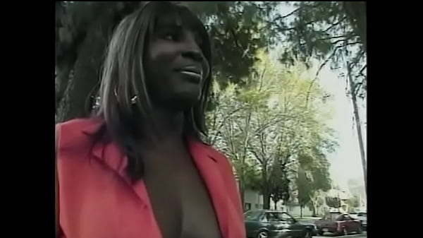 Play MP4 - Black beautiful tranny is ready to get naked and give a blowy outdoors