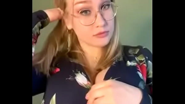 Nonton Bouncing Tits thumbnail