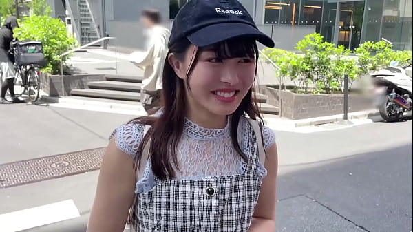 まなちゃん/21歳 ・緊張しっぱなしのウブな女子大生 ・ケツがはみ出る超絶安産体型 thumbnail