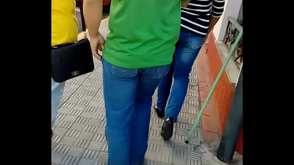 Professor comunista fudendo gostoso todo o primeiro ano 