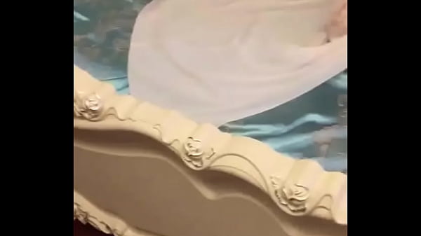 Nonton Lovely Sweetie Is Gaping Narrow Snatch In Closeup And Cumming thumbnail