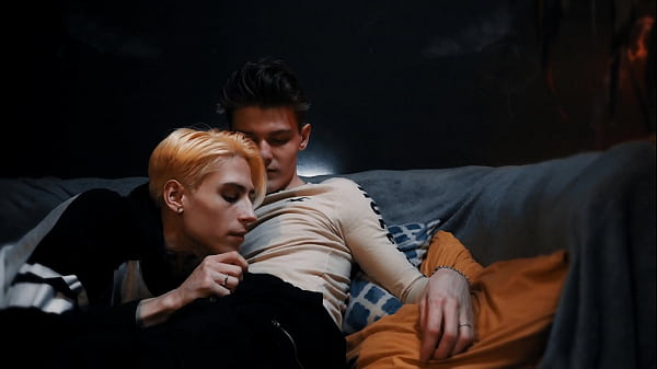 Play MP4 - Helped my best friend with orientation