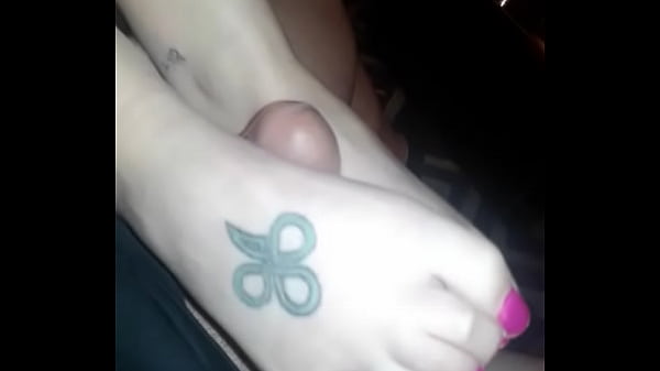 My Tifany giving sexy footjob till i cum all over her feet