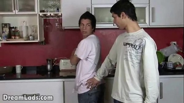 Play MP4 - Two nasty boys handling manmeat in the kitchen