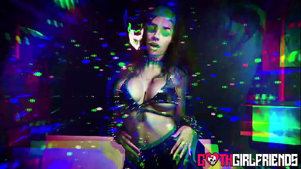 Alluring gothic sisi rose pussy craves cock's special care 