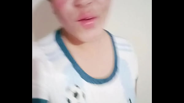 Nonton Ve Como Me Masturbo Con Mi Playera Del Juego thumbnail