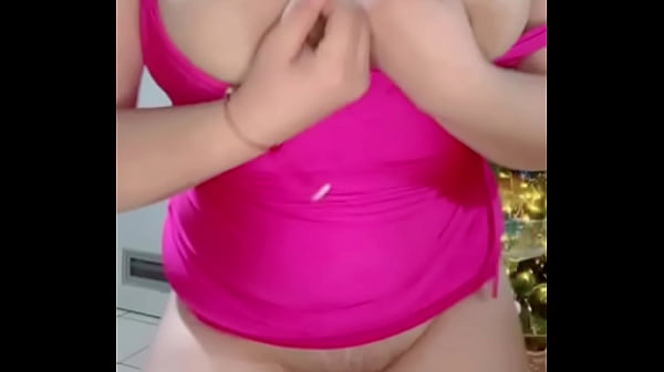 Vecina Caliente Latina Mexicana Culona Se Desnuda Toda Y Se Mete Un Dildo Gigante Por El Ano thumbnail