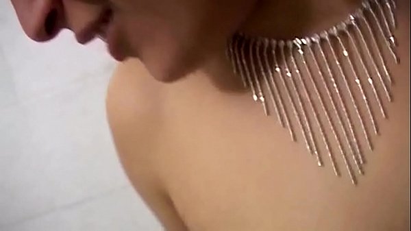 Guarda Milf Porche Con Figa Che Piscia Video Amatoriale Mentre Succhiano Un Cazzo E Lo Prende In Culo thumbnail