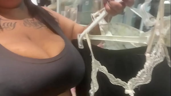 Exibicionista No Provador Da Loja thumbnail