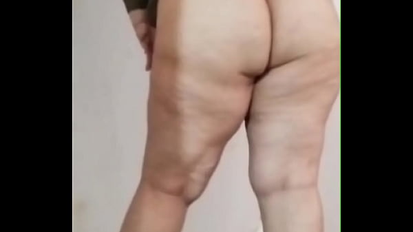 Ouvindo cl&aacute;ssicos e fazendo amor gostosinho com o boy 