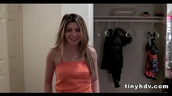 Nonton Beautiful Teen Gettiing Fucked Deep Alice White 1 71 thumbnail