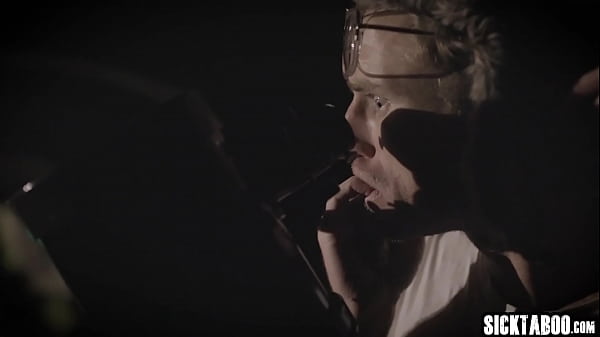 Nonton Hot Milf Sucked Big Hard Cock thumbnail