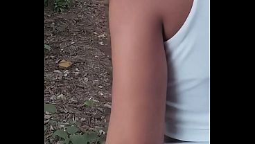 Comendo a pretinha em p&uacute;blico paguei o programa no pix dinheiro