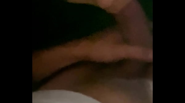 Alexa lo chupa bien rico y se traga mi semen 