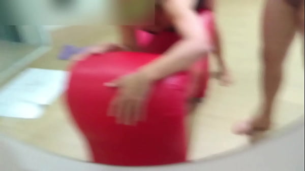 Play MP4 - Mulher que gosta de trepar &eacute; outro n&iacute;vel&comma;olha como a vagabunda cavalga no meu pau