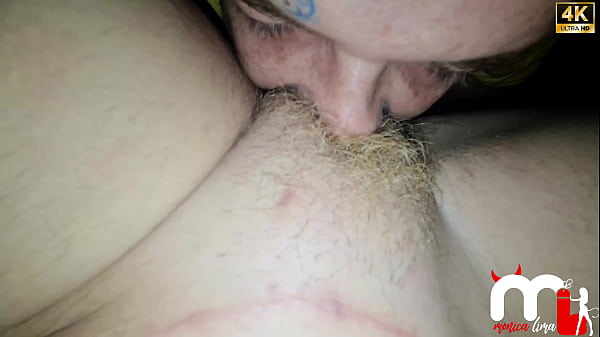 Fodi Um Amigo Do Corno Dentro Do Carro E Depois Obriguei O Corno A Limpar A Buceta E Engolir A Porra Do Amigo! thumbnail