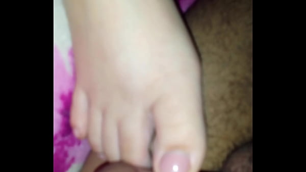 Play MP4 - s&period; Cumshot On Toes Feet