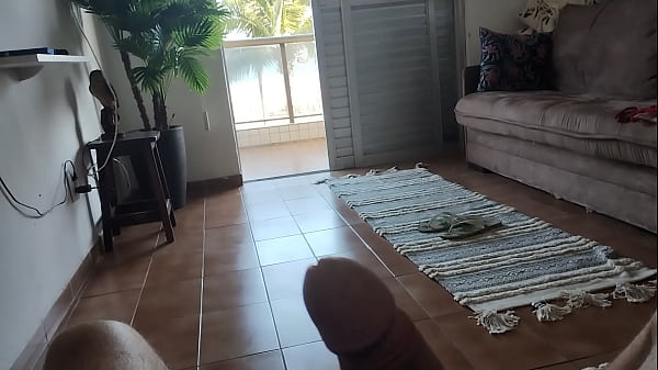 Play MP4 - Meu marido brincando com minhas calcinhas e batendo punheta pra mim na hora que sair pra fazer um job com seguidor