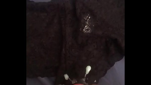 Play MP4 - Vini&eacute;ndome en los calzones de mi t&iacute;a