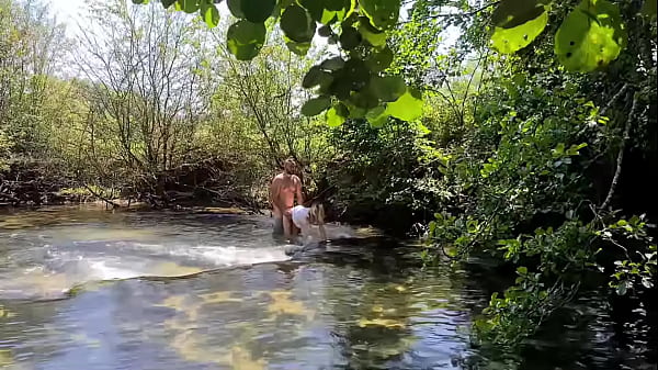 COUPLE GETS_CAUGHT WHILE HE FUCKS HER IN_THE ASS OUTDOOR 1of2