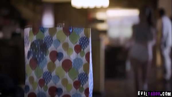 Play MP4 - step Bro comes home after a trip and finds his step-sister JIll Kassidy having sex with his step dad&excl;