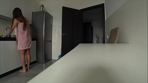 Play MP4 - Real Cheating&period; Wife And Husband's Friend Fuck In The Kitchen&period; Home Alone