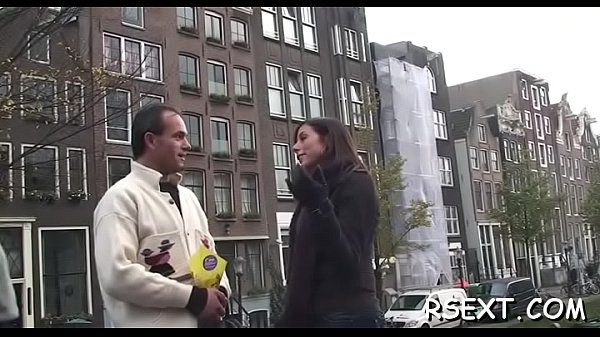 Babe gets licked and copulates 