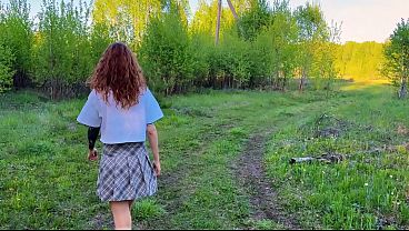 Nonton Girlfriend Sucks You Right In The Forest thumbnail