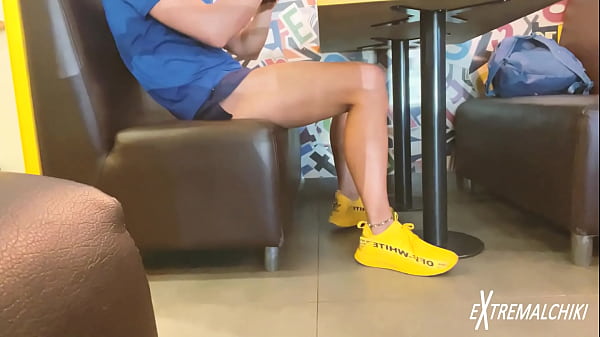 Play MP4 - Dickflashing boy