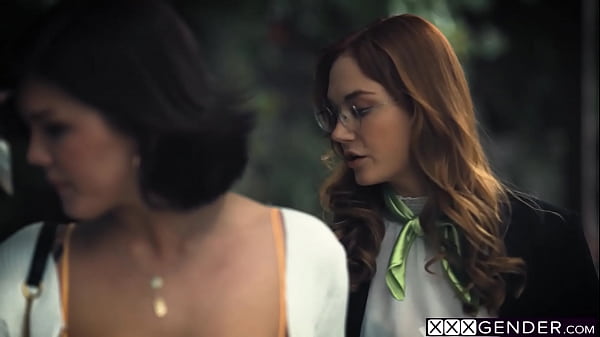 Xxxgender.com - Sexy MILF Siri Dahl enjoyed pussy licking by a perverted tranny Daisy Taylor and she really enjoyed it 