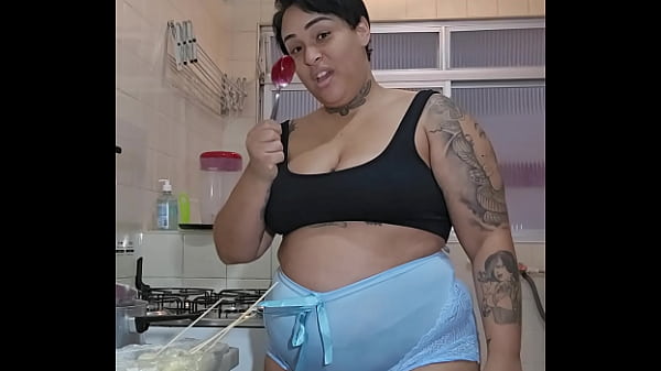 Meu marido convidou ela_pra me ajudar nos afazeres de casa