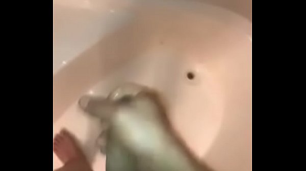 Play MP4 - Yo masturvandome