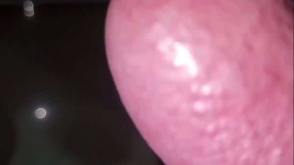 Ansima e geme sborrata primo piano un cazzo enorme e dito nel culo 