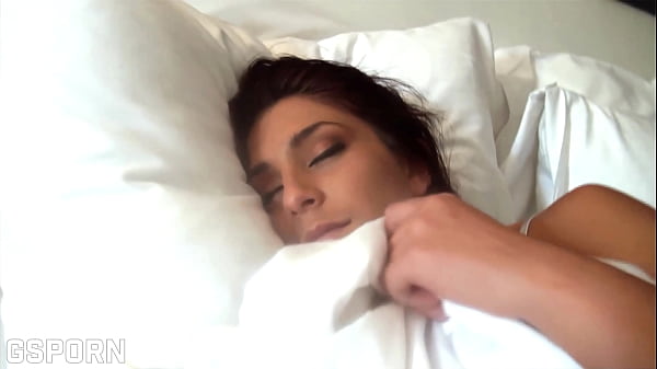 Play MP4 - Amateur porn fucking sexy brunette american girl