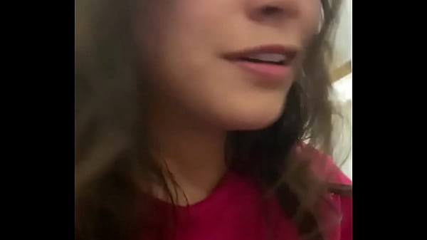 Gia Kush_se masturba durante un_sismo