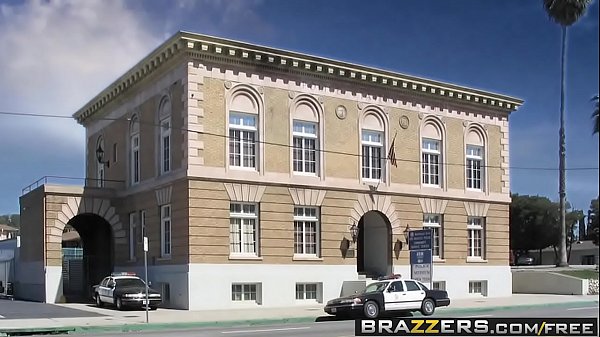 b Got Boobs LongLeg of_the Law_scene starring Amy Ried_Charles_Dera