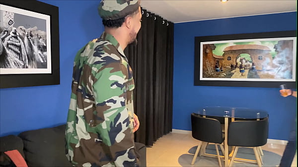 Play MP4 - MILITAR REGRESA A PONER SU VERGA DURA EN EL HUECO DE MI ESCLAVO HETERO ANA