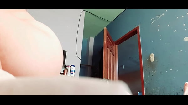 Motorizado de entrega de comida entra a verga a_mujer infiel adicta a la_verga