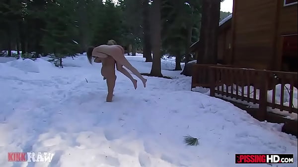 Play MP4 - Pee play at the cabin in the woods