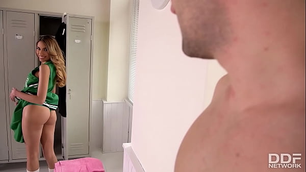 Play MP4 - Deepthroat Cock Sucking in the Dressing Room with Hot Venezuelan Cheerleader Nicols