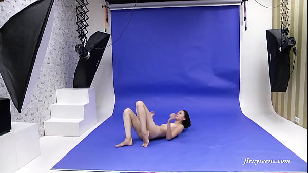 Upside down spreads and acrobatics from GalinaMarkova