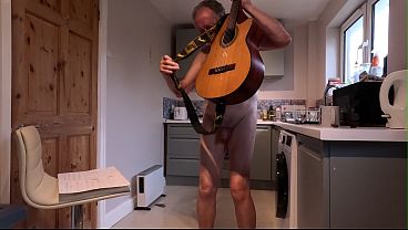 Nonton Singing Naked thumbnail