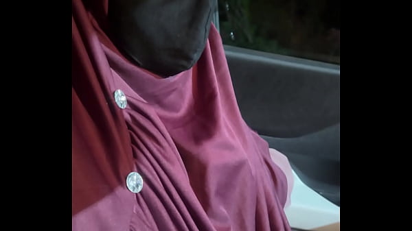 Play MP4 - Beautiful MUSLIM HIJAB woman wants to be Pregnant Hindi Audio Sex Video