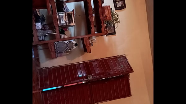 La muchacha me ve desnudo