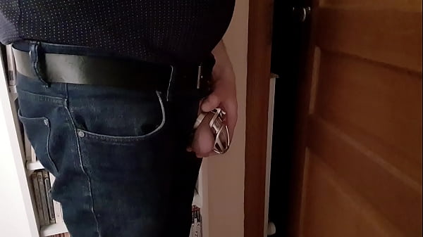 Play MP4 - Derri&egrave;re la porte &lpar;mettre du son&rpar;