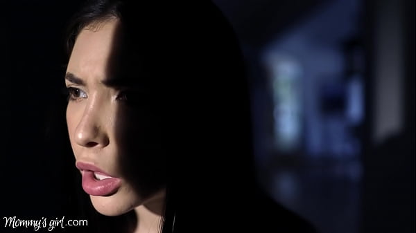 Play MP4 - Jane Wilde Joins Her Bestie And Her Stepmom For A Midnight Fuck After She Caught Them