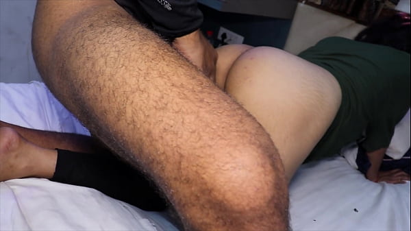 Gorgeous asian teen gets huge cumshot after hardcore fuck 