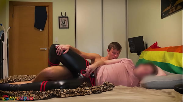 Play MP4 - Homemade amateur couple have hard bareback sex - chubby bottom mons on big twink dick PT3