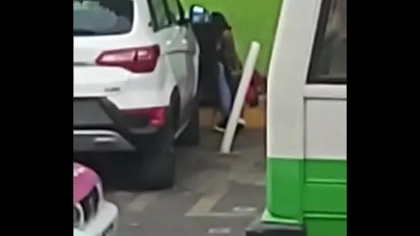 Sorprendimosa la vecina cogiendo en la_vía publica